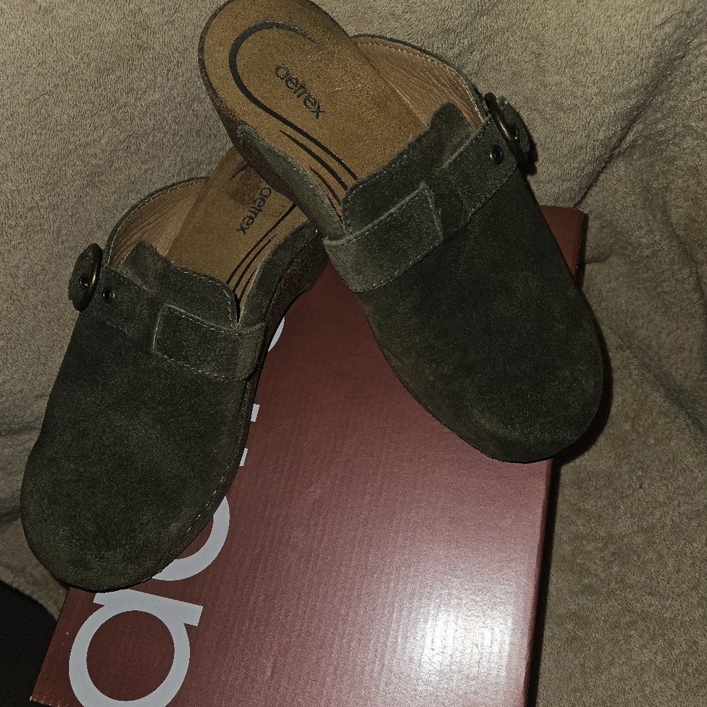 New Aetrex Madison Clogs sz 7